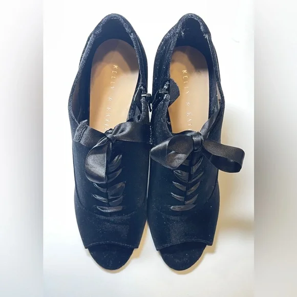 Kelly and Katie Black Heels with Peep Toe Size 8 - Picture 8 of 14